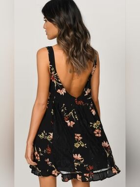 Tobi Black Floral Backless Mini Dress Size medium